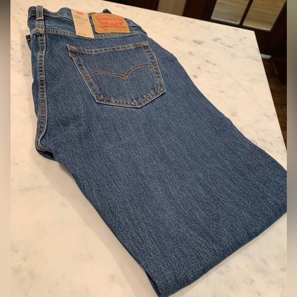 LEVIS Men’s Regular Jeans 36 x 34 NWT W36 L34 - Picture 2 of 8